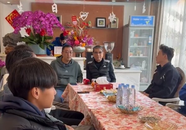  徐根寶寄語(yǔ)申花球員：世界杯出線才是硬道理，要為國(guó)家隊(duì)爭(zhēng)取榮譽(yù)