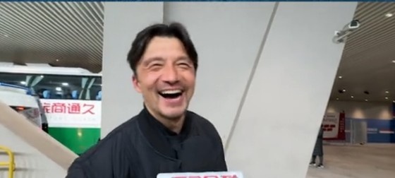  帶孩子和帶球隊(duì)哪個(gè)更累？謝暉笑言：都累，但帶孩子更累