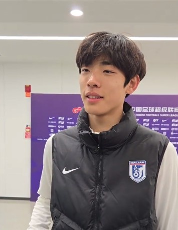  國青歸來上演中超首秀，朱鵬宇：感覺很好，場上大哥們很支持我