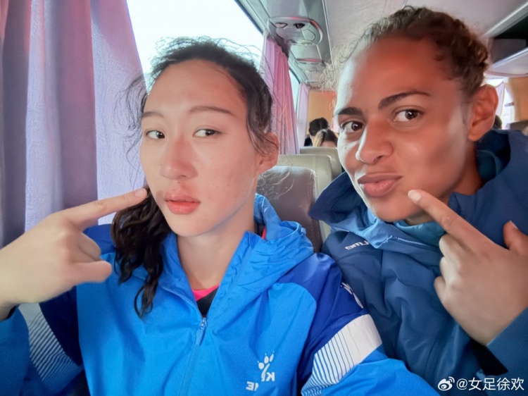  神勇！女足國門徐歡曬照，比賽中被球砸臉仍力保球門不失