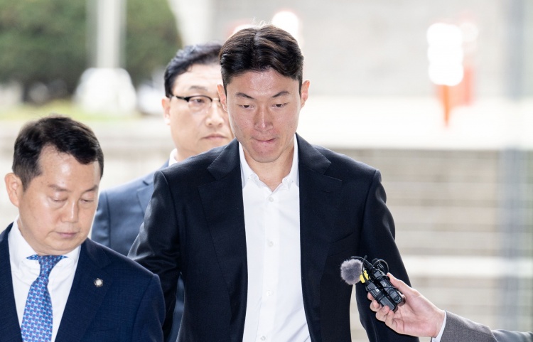  韓國國腳黃義助非法拍攝不雅視頻，一審被判有期徒刑1年緩刑2年！