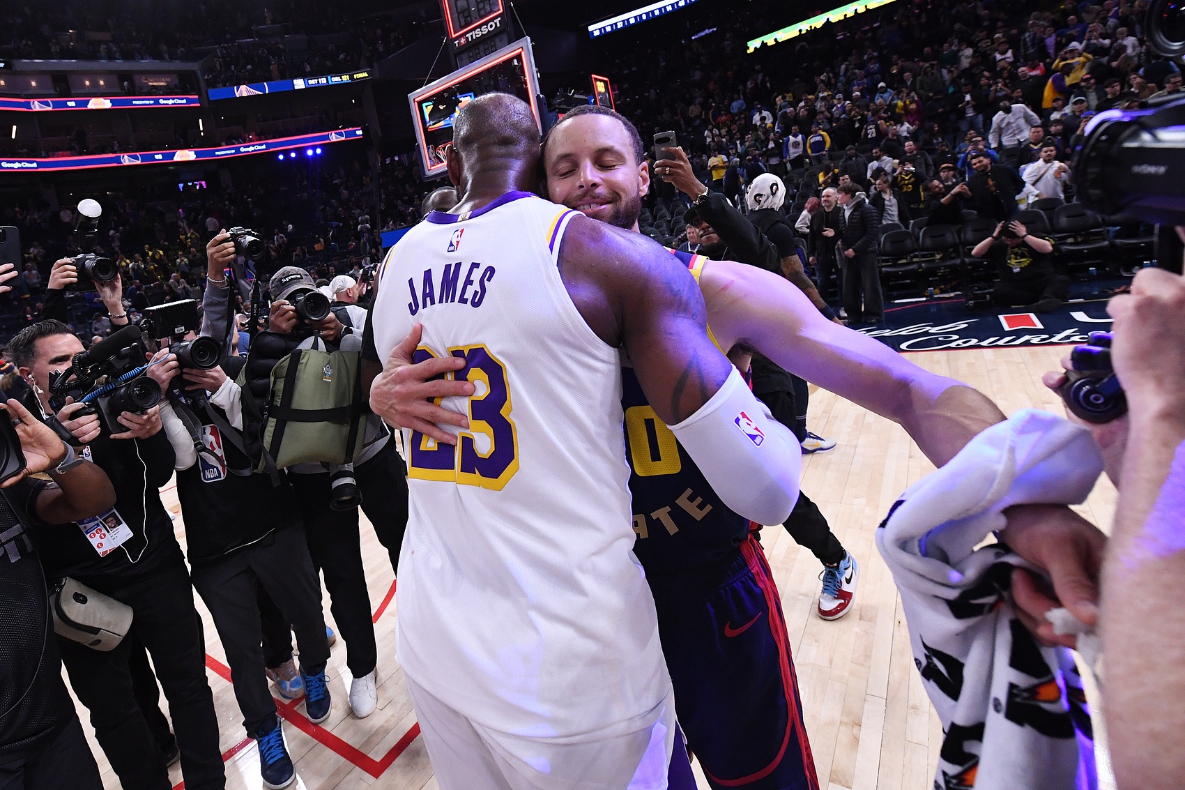  見證傳奇！詹姆斯庫里年滿36歲且同場均砍下35+ NBA歷史首對！